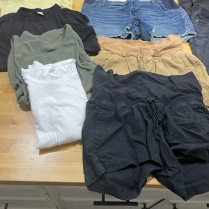 Women’s size 6 (S/M) Maternity Lot, Gap Old Navy